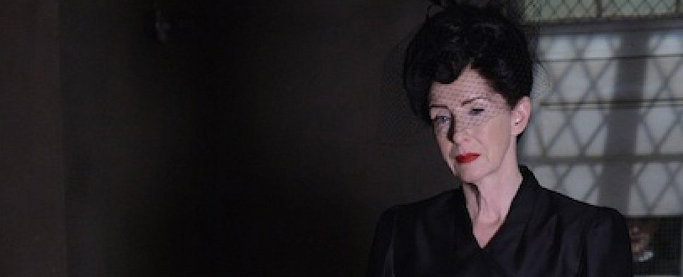 Frances Conroy als Todesengel in Staffel 2 von „American Horror Story“ – Bild: FX Productions