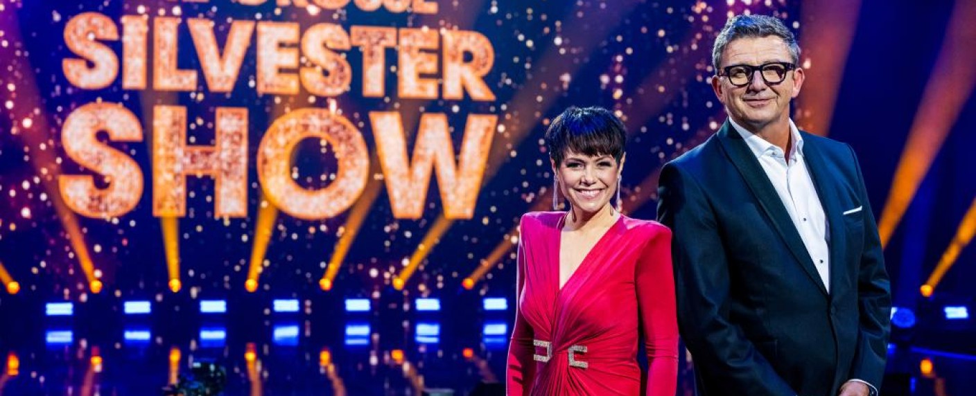 „Die große Silvester Show“ 2023: Diese Gäste sind dabei – Hans Sigl und Francine Jordi feiern mit Loona, Hermes House Band, Right Said Fred und Co. – Bild: SRF/​BR/​Sascha Baumann