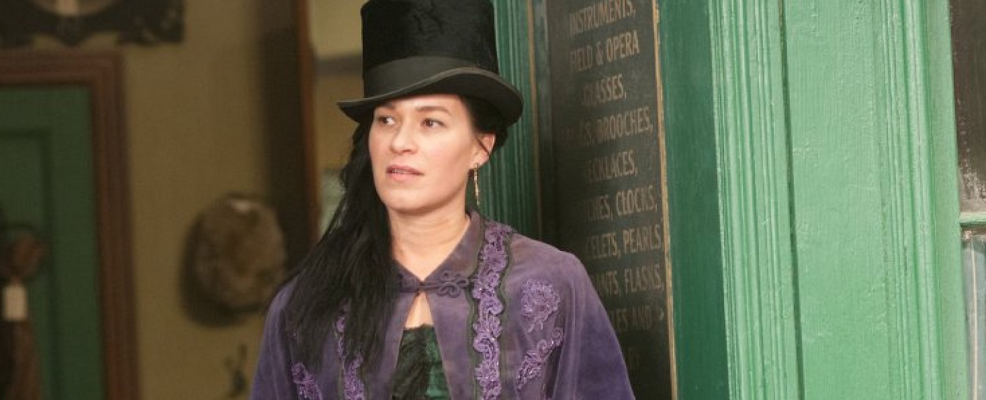 „Dark Matter“: Franka Potente übernimmt wiederkehrende Rolle – Kühle Gegnerin für die Crew der Raza – Bild: BBC America