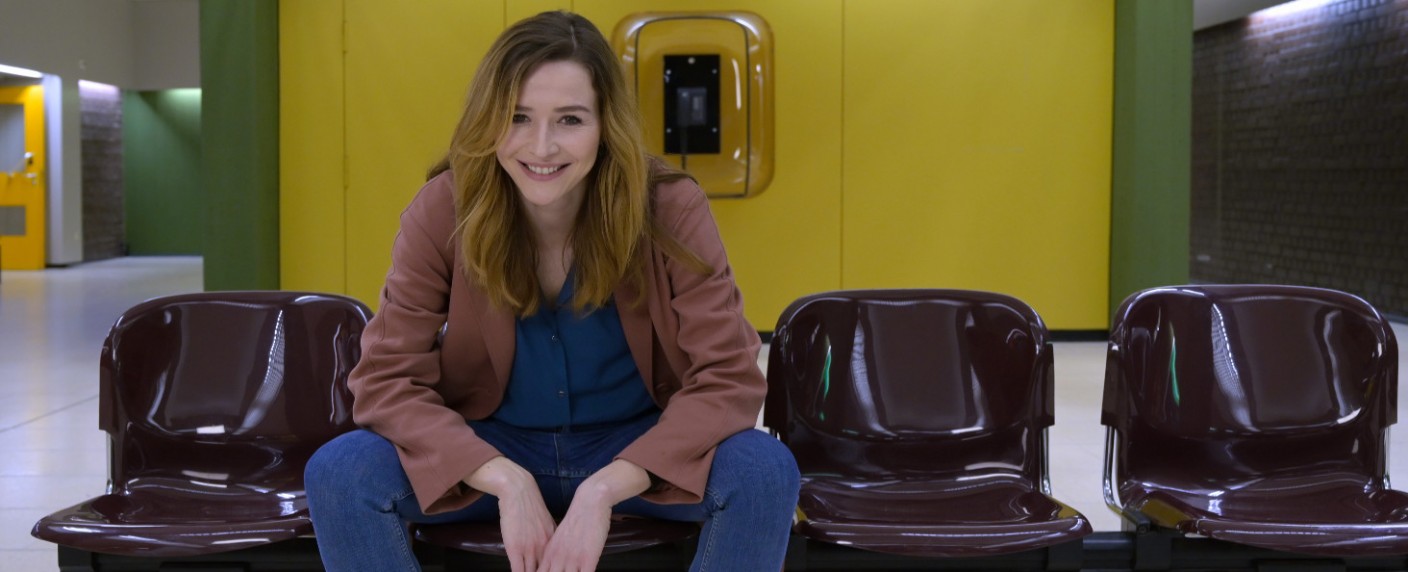 „Stromberg“-Autor macht neue Comedyserie mit Katrin Bauerfeind – „Frau Jordan stellt gleich“ wird zweite 7TV-Serie – Bild: Joyn /​ Christiane Pausch