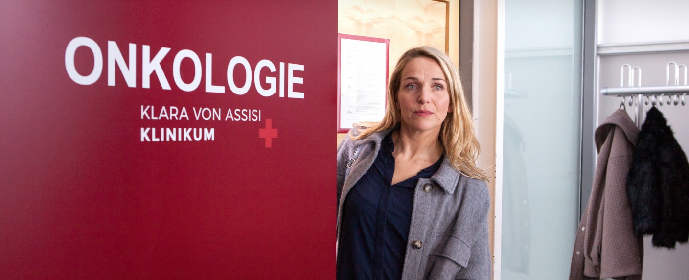 Quoten: „Fritzie“-Comeback holt Bestwert, aber „Kroatien-Krimi“ siegt haushoch – „GNTM“ bei Jüngeren uneinholbar vorn, „Cobra 11“-Wiederholungen bleiben blass – Bild: ZDF/​Britta Krehl