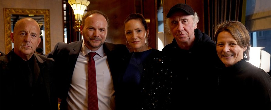 ARD dreht Dokudrama über Immobilien-Betrüger René Benko – Drehstart für prominent besetztes Projekt – Bild: NDR/​Aki Pfeiffer