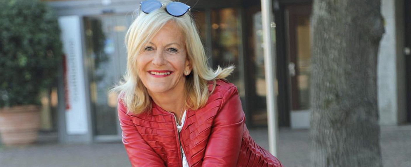 SWR startet „Talk am See“ mit Gaby Hauptmann – Neuer wöchentlicher Samstags-Talk ab Frühjahr 2019 – Bild: SWR/​Piper/​Andreas Pirchmoser