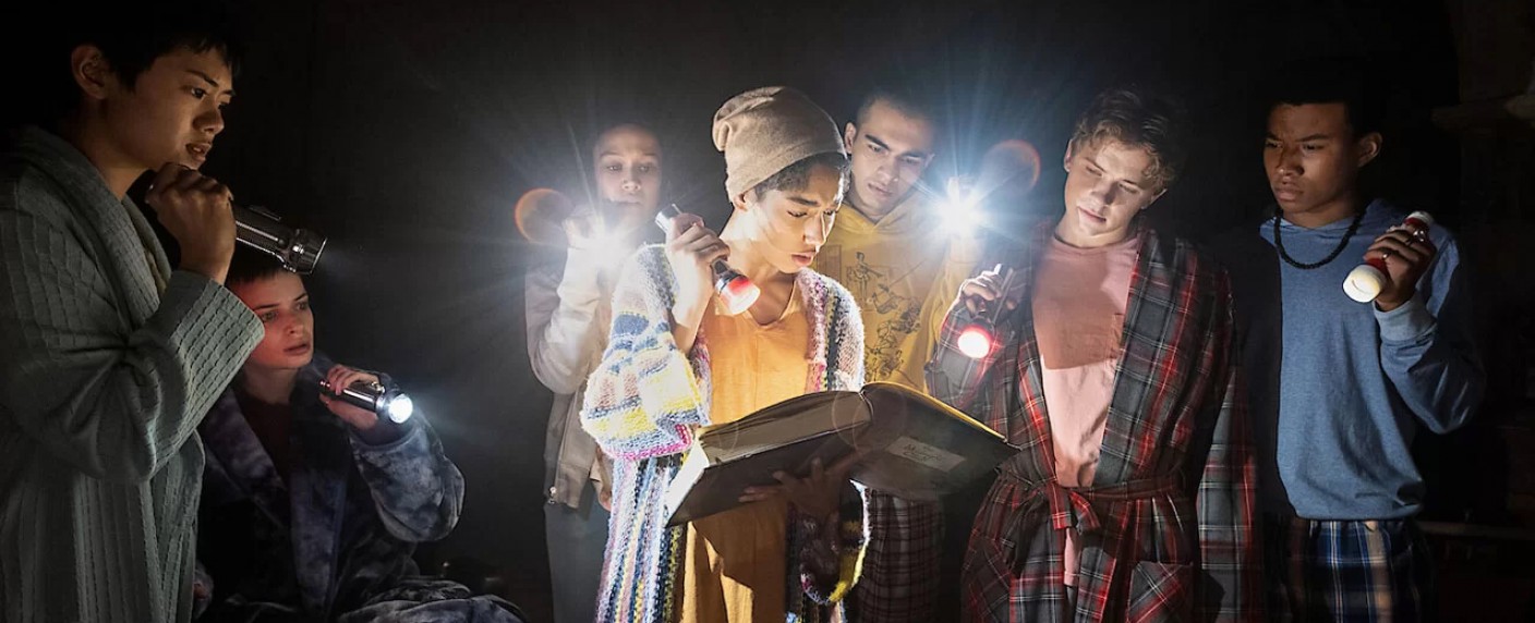 „Gänsehaut um Mitternacht“: Starttermin für neue Horrorserie von „Spuk in Hill House“-Macher – Neuer Trailer zur Spukgeschichte bei Netflix – Bild: Netflix