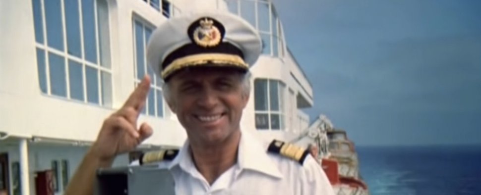 Gavin MacLeod als Kapitän Merrill Stubing in „Love Boat“ – Bild: Paramount/Screenshot