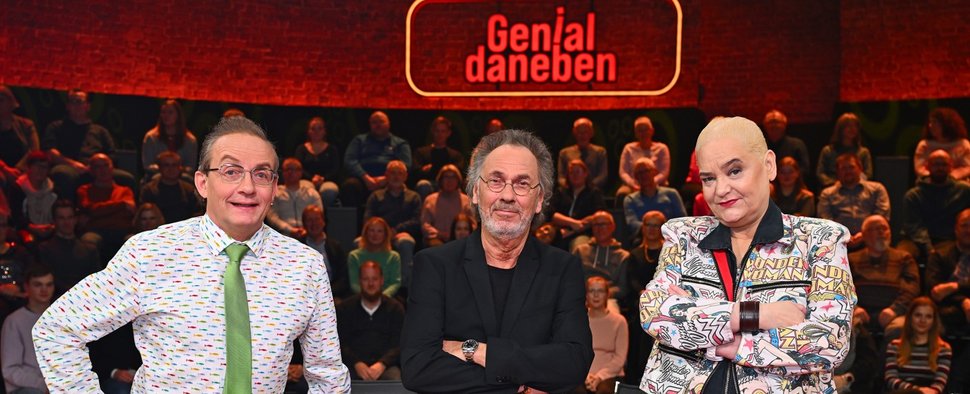 „Genial daneben“ mit (v. l.) Wigald Boning, Hugo Egon Balder und Hella von Sinnen – Bild: RTL Zwei/Willi Weber