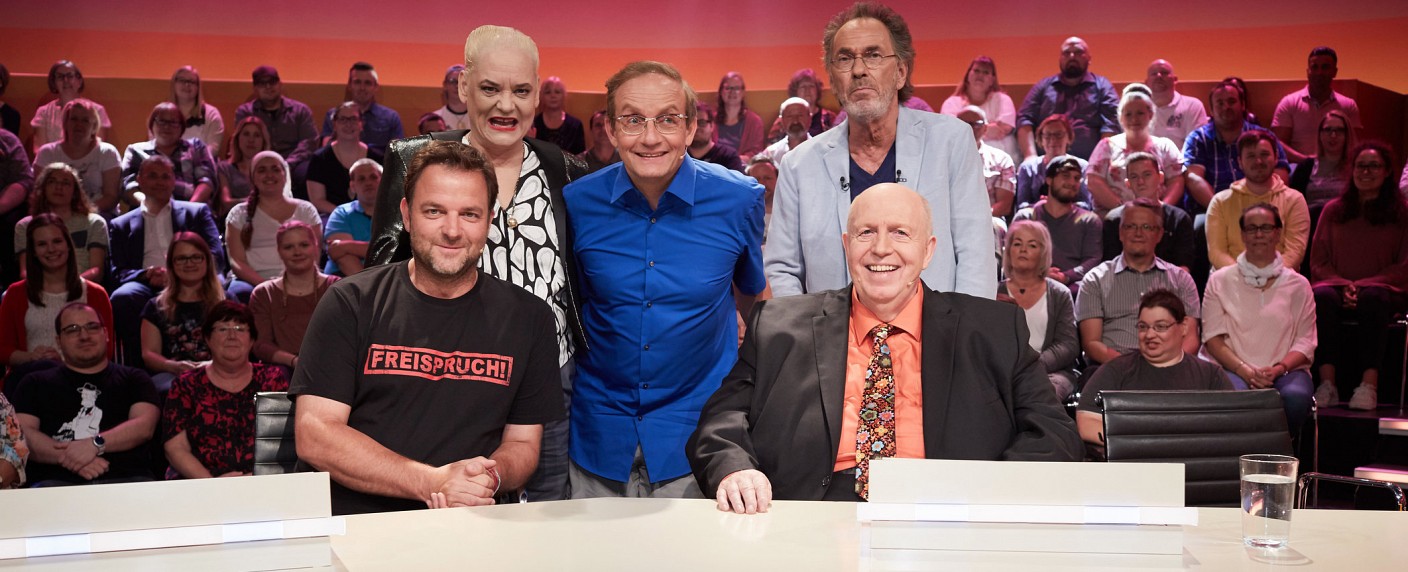 „Genial daneben – Das Quiz“ startet mit Reiner Calmund und Martin Rütter – Sat.1 gibt Details zum neuen Ableger bekannt – Bild: Sat.1/​Guido Engels
