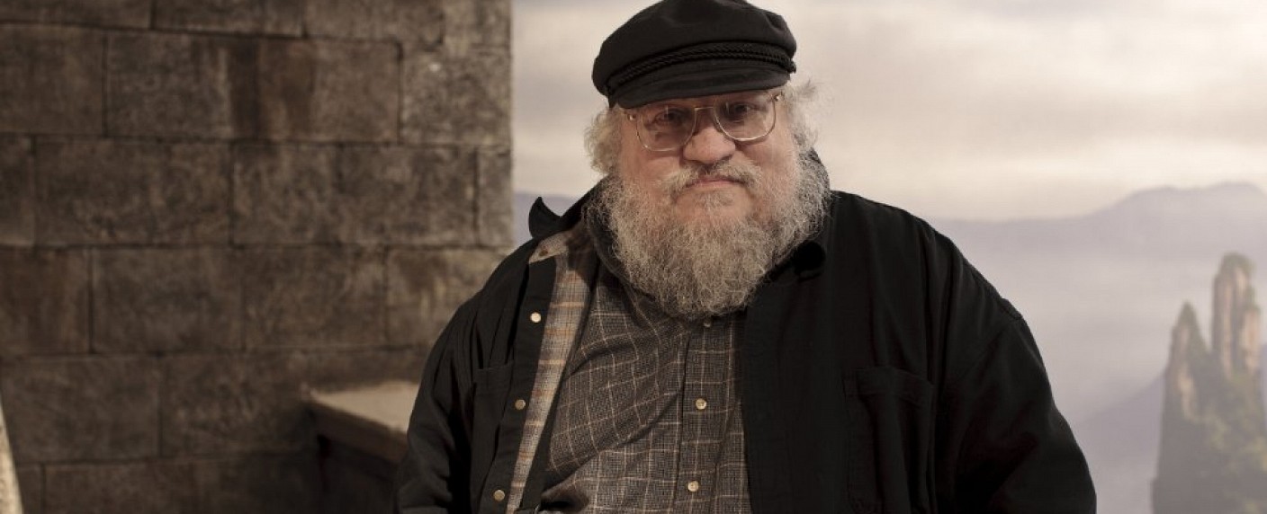 George R. R. Martin entwickelt neue Serie „Captain Cosmos“ für HBO – Science-Fiction-Fernsehautor im Jahr 1949 steht im Mittelpunkt – Bild: HBO/​Nick Briggs