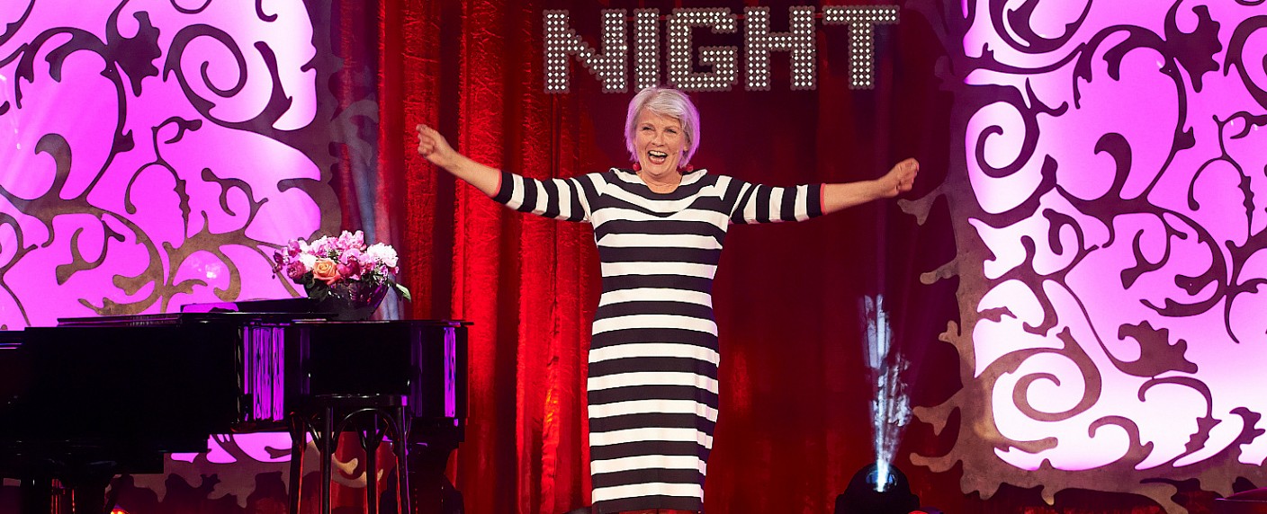 Deutscher Comedypreis 2018: Gerburg Jahnke erhält Sonderpreis – „Ladies Night“-Moderatorin wird geehrt – Bild: WDR/​Melanie Grande