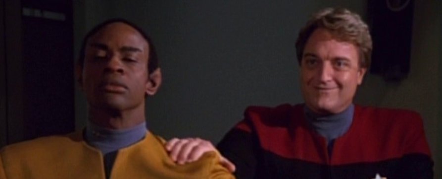 „Star Trek – Raumschiff Voyager“: Gerrit Graham verstorben – Markante Rolle als Quinn, ein Q mit „Todessehnsucht“ – Bild: Tele 5 „Star Trek – Raumschiff Voyager“: Gerrit Graham verstorben – Markante Rolle als Quinn, ein Q mit „Todessehnsucht“ – Bild: Tele 5