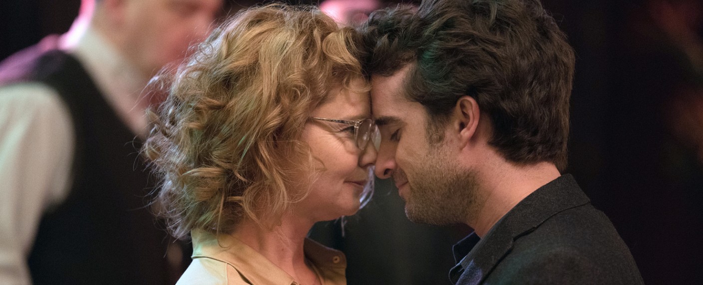 „Klassentreffen“: Improfilm mit Annette Frier und Charly Hübner läuft im März – 90-Minüter und sechsteilige Serie im Ersten und bei One – Bild: WDR/​Wolfgang Ennenbach