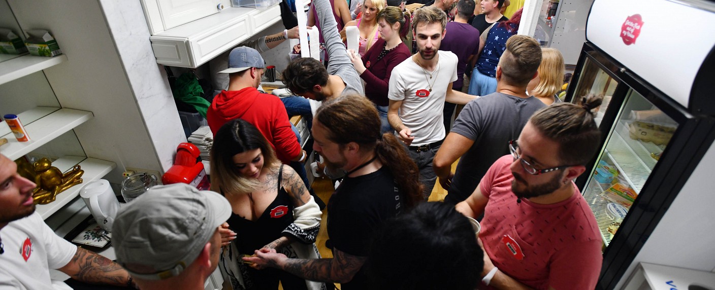 „Get the F*ck“: Zweite Staffel in kleinerem Haus und mit Promis – ProSieben-Realityshow kehrt im April zurück – Bild: ProSieben/​Willi Weber