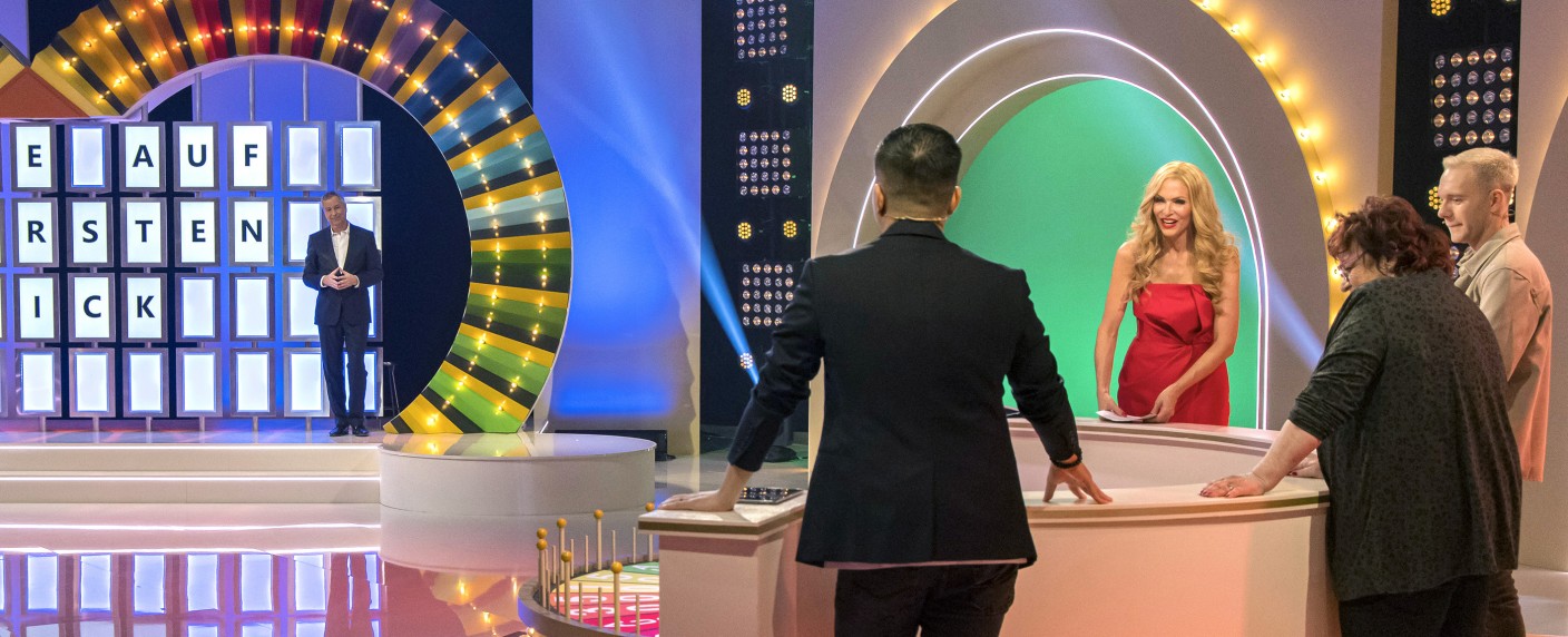 „Glücksrad“: Termin für letzte Folge der ersten Staffel gefunden – Thomas Hermanns und Sonya Kraus laden wieder zum Gameshow-Klassiker – Bild: RTL Zwei
