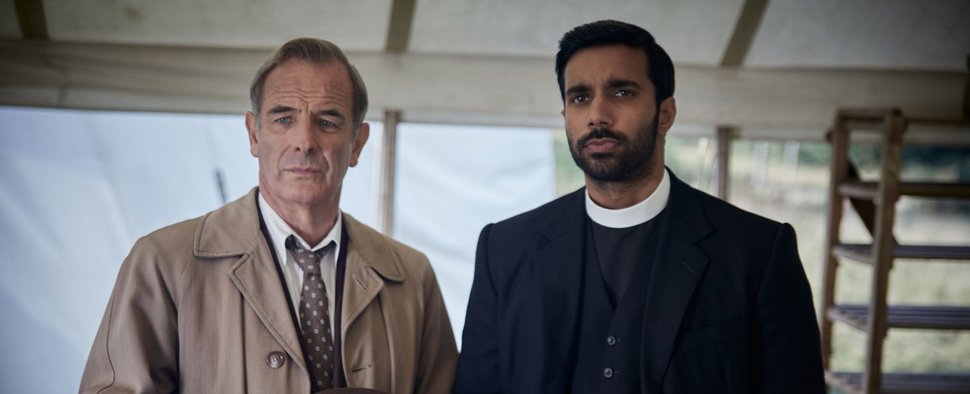 Das neue Ermittlerteam bei „Grantchester“: Robson Green (l.) und Rishi Nair (r.) – Bild: Kudos/ITV/Masterpiece on PBS