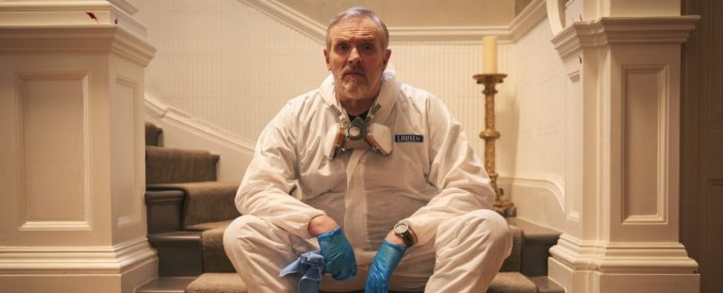 „Tatortreiniger“-Remake „The Cleaner“ für zweite Staffel verlängert, „Bad Education“ lebt wieder auf – BBC verkündet Investitionsprogramm und Highlights im Comedybereich – Bild: Studio Hamburg UK