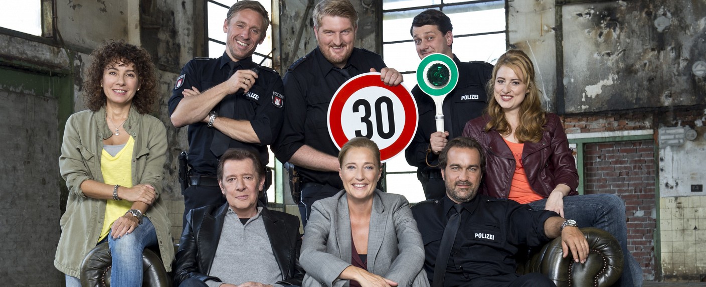 „Großstadtrevier“ mit neuen Folgen im Oktober – 21 neue Fälle warten auf Jan Fedder und Co. – Bild: ARD/​Thorsten Jander