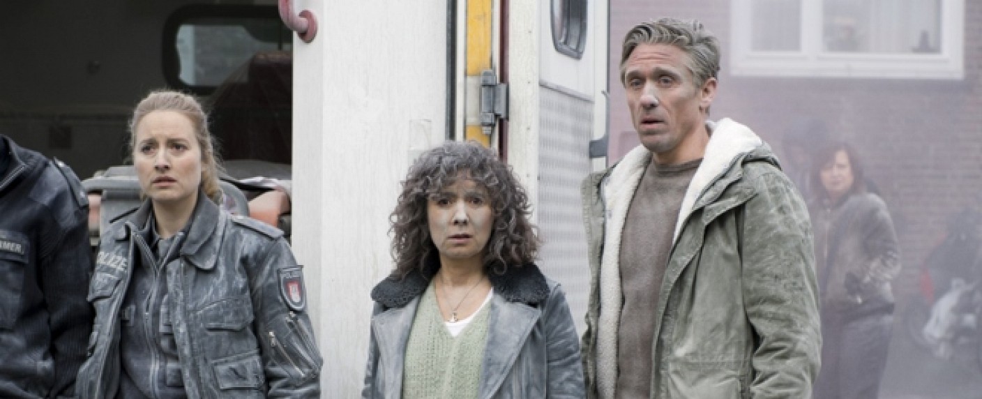 „Großstadtrevier“: Dramatisches Staffelfinale am kommenden Montag – Vorabendserie verabschiedet sich mit großem Knall – Bild: ARD/​Thorsten Jander