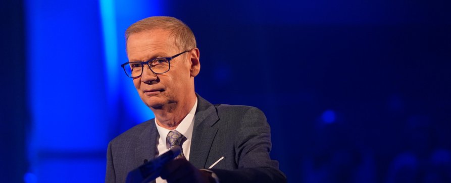 Quoten: „Wer wird Millionär?“ meldet sich stark aus der Sommerpause zurück – Bestwerte für „Villa der Versuchung“, „Alles was zählt“-Jubiläumswoche startet ausbaufähig – Bild: RTL/Stefan Gregorowius Quoten: „Wer wird Millionär?“ meldet sich stark aus der Sommerpause zurück – Bestwerte für „Villa der Versuchung“, „Alles was zählt“-Jubiläumswoche startet ausbaufähig – Bild: RTL/Stefan Gregorowius