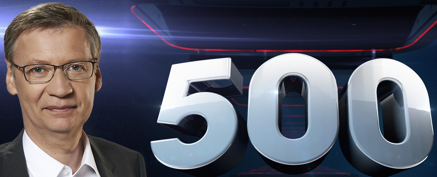 Quoten: „500 – Die Quizarena“ steigert sich in der Zielgruppe, mauer Einstand für „Janni, Peer … und ein Baby!“ – ZDF-Thriller schlägt Leichtathletik-WM beim Gesamtpublikum – Bild: RTL/​Ruprecht Stempell