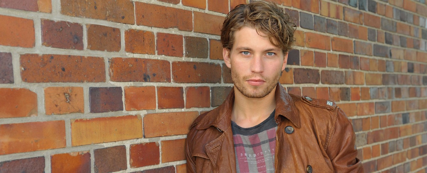 „GZSZ“: Raul Richter steigt Ende November aus – Drei weibliche Neuzugänge bei „Alles was zählt“ – Bild: RTL/​Rolf Baumgartner