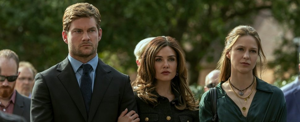 Haben zahlreiche Sorgen: die Buckley-Geschwister Cane (Jake Weary, l.) und Bree (Melissa Benoist, r.). Canes Frau Peyton (Danielle Campbell) erträgt es meistens stoisch. – Bild: Netflix