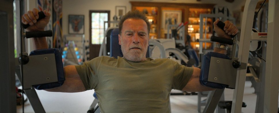 Hält sich weiterhin fit: Arnold Schwarzenegger in „Arnold“ – Bild: Netflix