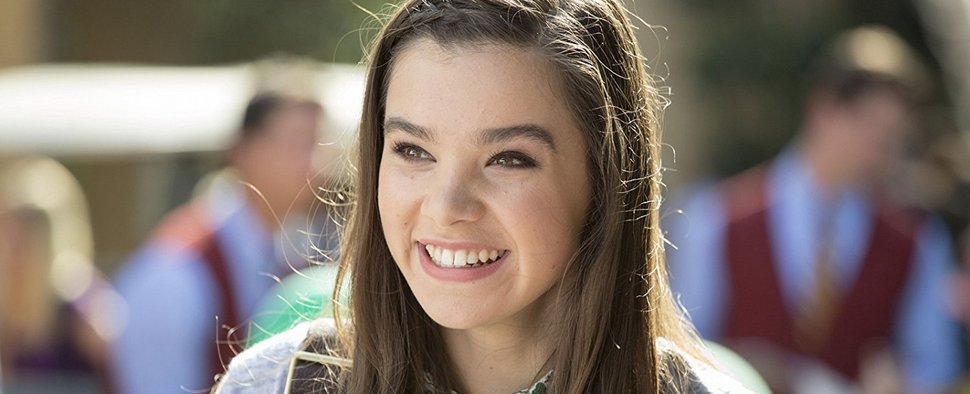 Hailee Steinfeld in „Pitch Perfect 2“ – Bild: Universal Pictures