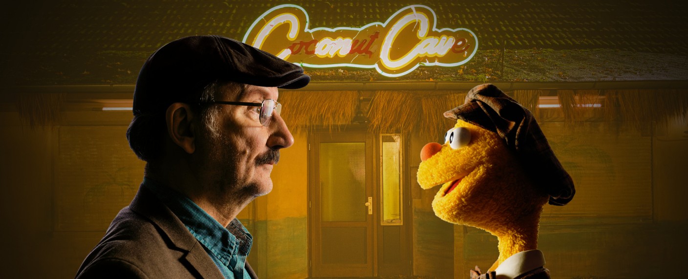 „Hallo Spencer“-Comeback: Bissige Mediensatire à la Böhmermann – Review – Zwischen Puppen-Nostalgie und knallharter TV- und Streamingpolitik – Bild: ZDF/​Gordon Timpen/​Anna-Maria Flöck