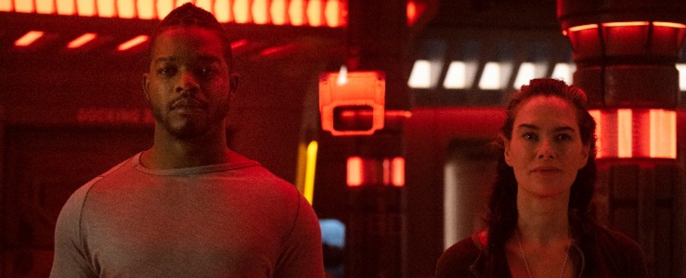[UPDATE] „Beacon 23“:  Trailer zu Lena Headeys („Game of Thrones“) neuer Sci-Fi-Serie – Unsichere Verbündete auf einem „Weltraum-Leuchtturm“ – Bild: MGM+