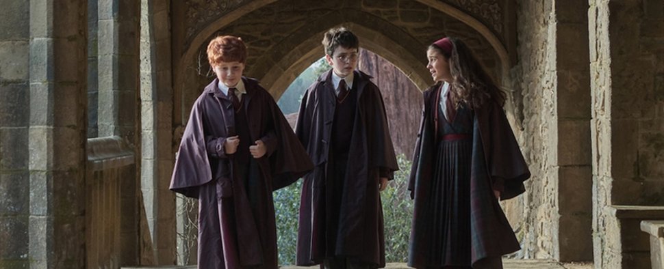 „Harry Potter“-Serie mit Alastair Stout (Ron, links), Dominic Mclaughlin (Harry, Mitte) und Arabella Stanton (Hermine) – Bild: Warner Bros./HBO