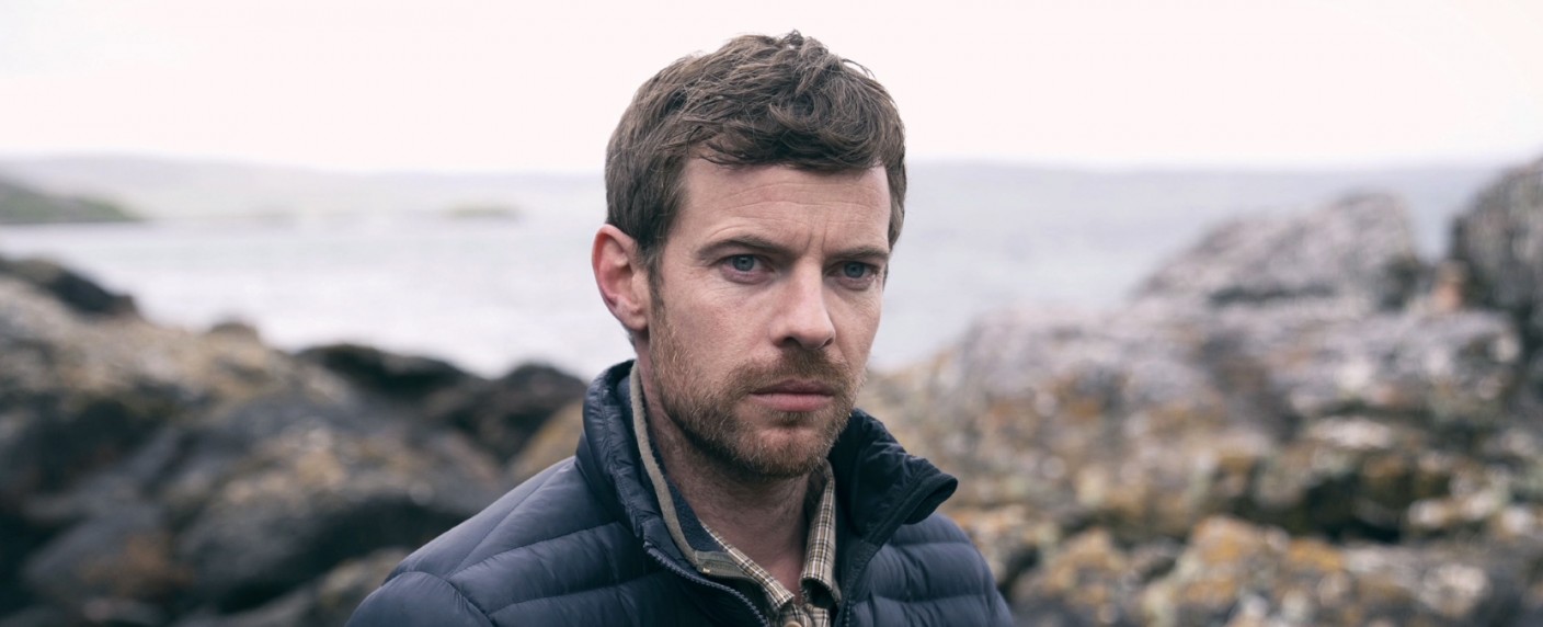 „Simon Becketts Die Chemie des Todes“: Hardy Krüger Jr. in britischer Krimiverfilmung – Harry Treadaway („Star Trek: Picard“) spielt Protagonisten Dr. David Hunter – Bild: Paramount+