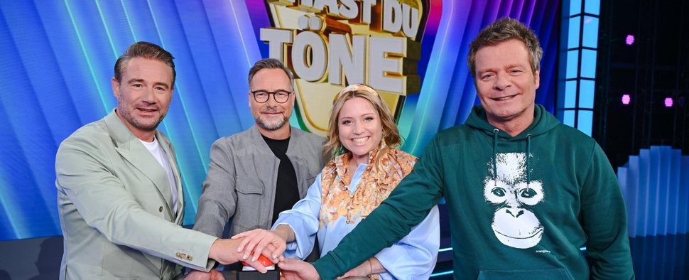 „Hast Du Töne?“: (v. l.) Sasha, Matthias Opdenhövel, Caroline Frier und Oliver Geissen – Bild: Joyn/Willi Weber