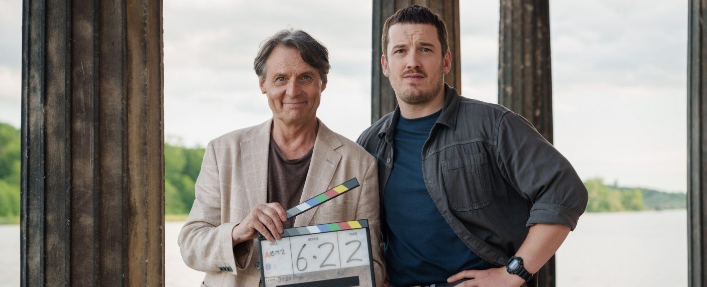 „GZSZ“-Star wird für neuen RTL-Krimi zum Profiler – Drehstart für „Haveltod – Ein Potsdam-Krimi“ – Bild: RTL/​Stephan Rabold