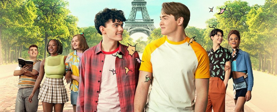 „Heartstopper“: Nick (Kit Connor, r.) und Charlie (Joe Locke, l.) verschlägt es in der zweiten Staffel nach Paris – Bild: Netflix