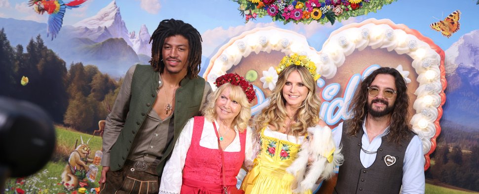 Ein Teil der Familie Klum/​Kaulitz beim „HeidiFest“ 2026: (v. l.) Henry Samuel, Erna Klum, Heidi Klum und Tom Kaulitz – Bild: RTL/Karl-Josef Hildenbrand