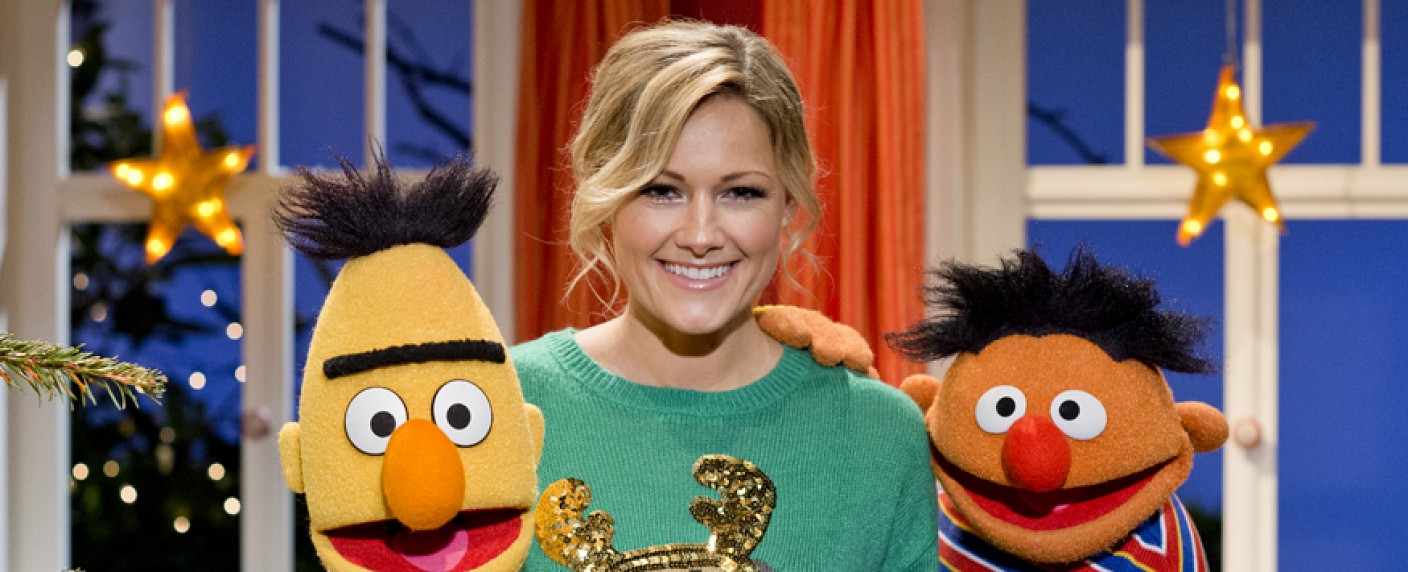Helene Fischer beehrt die „Sesamstraße“ – Musikvideo mit Ernie und Bert am 1. Dezember – Bild: NDR/​Thorsten Jander