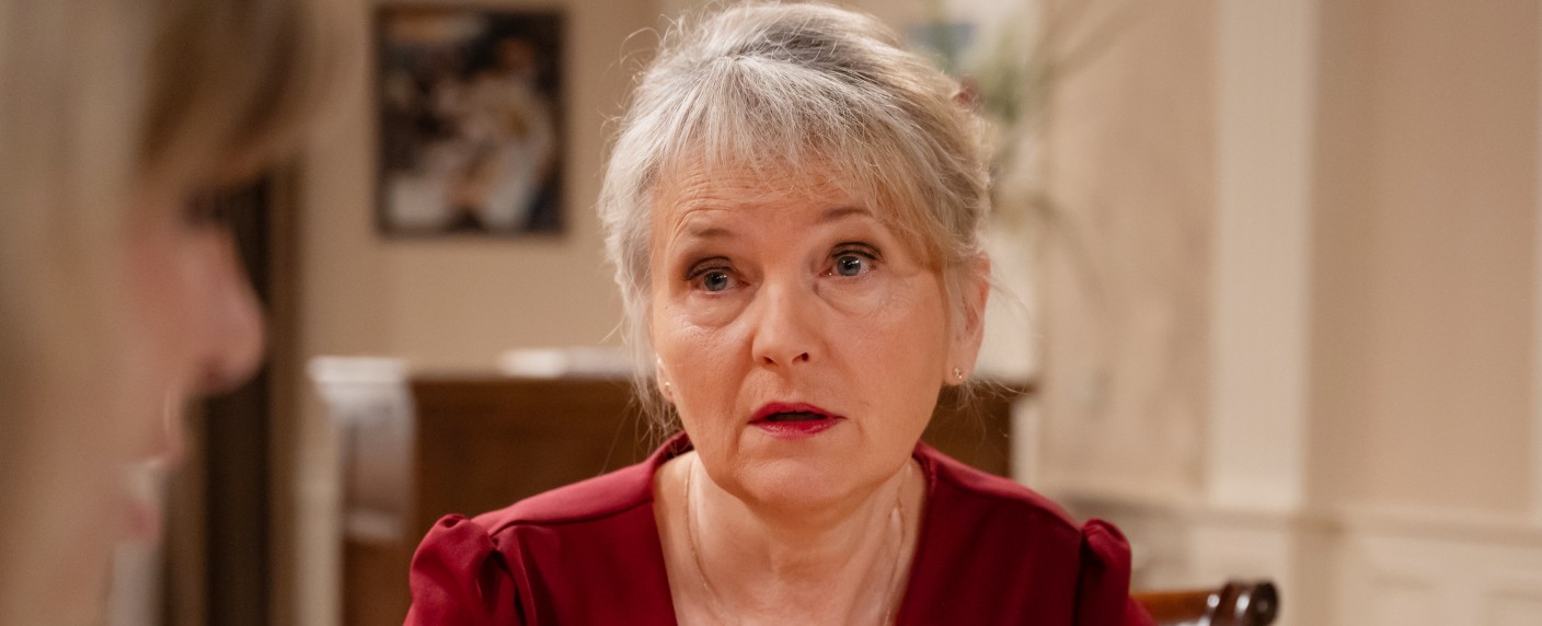 „Sturm der Liebe“: Beliebte Hauptdarstellerin steigt heute aus – Sabine Werner alias Helene Richter verlässt den Fürstenhof – Bild: ARD/​WDR/​Thomas Neumeier