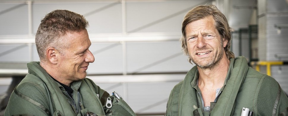 Henning Baum (r.) bei der Luftwaffe – Bild: RTL / Thorsten Weber/Luftwaffe