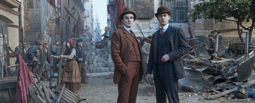 Hero Fiennes Tiffin und Dónal Finn in „Young Sherlock“ – Bild: Prime Video/Dan Smith