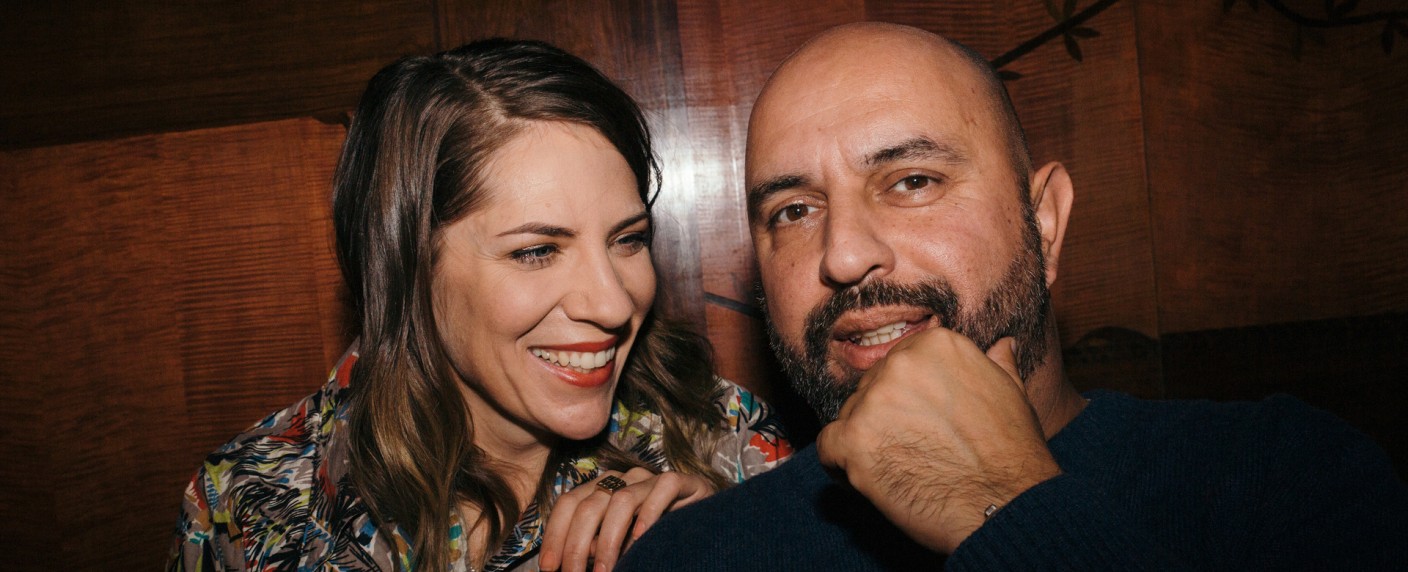 „Heroes“: ZDF zeigt neue Doku-Show „aus dem Leben von Comedians“ in der Mediathek – Junge Comedians treffen auf Idole wie Mittermeier, Stratmann und Somuncu – Bild: ZDF/​Matthias Ziegler