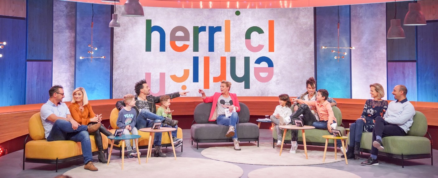 Quoten: „Herrlich ehrlich“ startet schwach, „Uncovered“ kehrt erfolgreich zurück – „Bachelor in Paradise“ knackt Zweistelligkeit, ARD-Serien holen Gesamtsieg – Bild: TVNOW/​Stefan Gregorowius