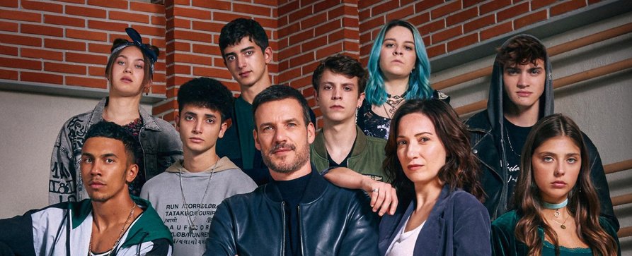 „HIT“: TVNOW zeigt spanische Jugendserie als Deutschlandpremiere – Lehrer verhilft kriminellen Jugendlichen auf den richtigen Weg – Bild: TVNOW/​RTVE