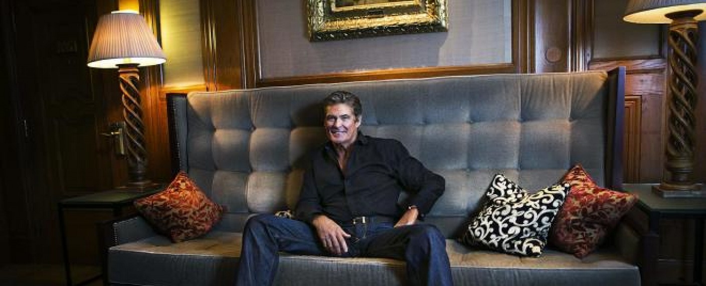 „Hoff the Record“: David Hasselhoffs Leben im Mockumentary-Style – Skandalträchtiger „Knight Rider“-Star kehrt ins Seriengeschäft zurück – Bild: UKTV