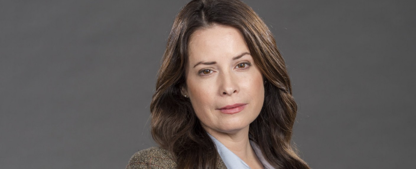 „Charmed“: Holly Marie Combs mahnt zum Frieden zwischen Original und Reboot – Darstellerin ordnet ihre Reboot-Kritik ein – Bild: Hallmark