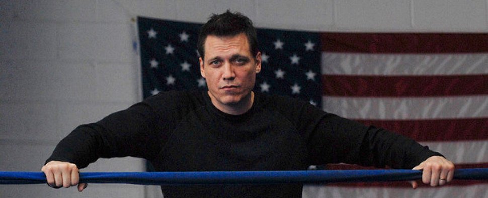 Holt McCallany in der Boxserie „Lights Out“ – Bild: FX Productions
