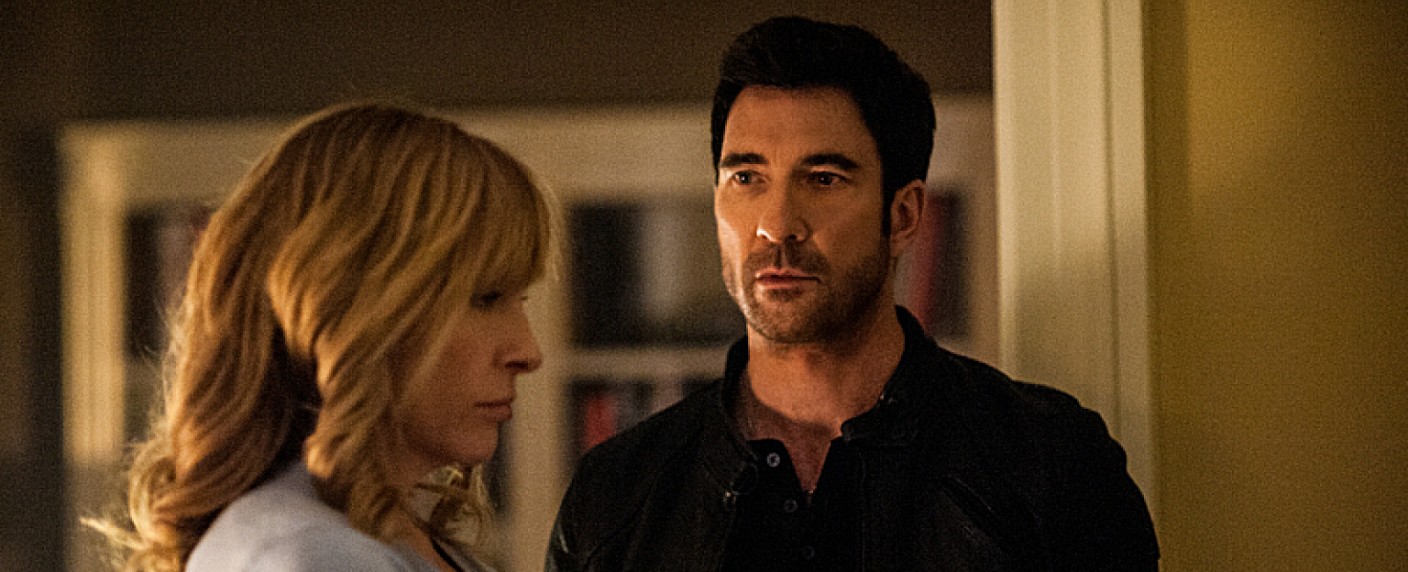 Dylan McDermott bekommt Hauptrolle im neuen Kevin-Williamson-Projekt – Weitere „Hostages“-Darsteller finden neue Jobs – Bild: CBS