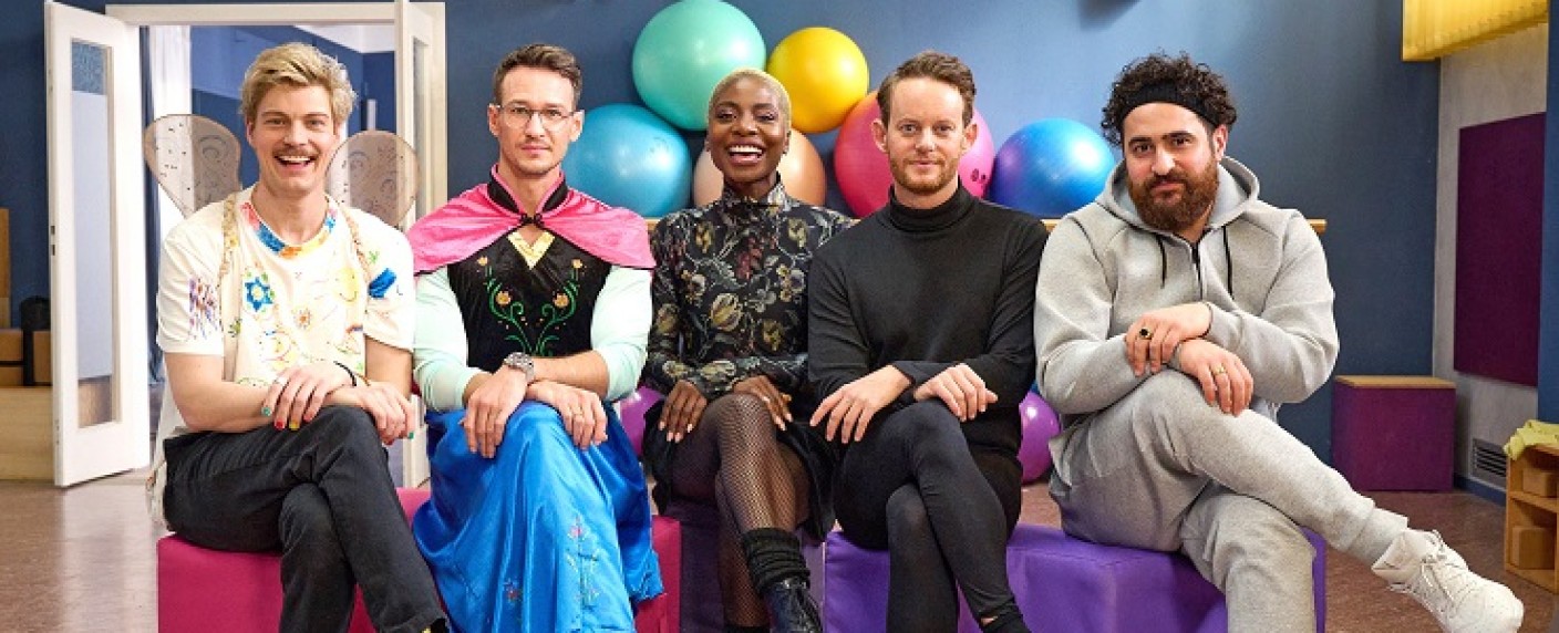 „How to Dad“: Diverse ARD-Comedyserie kommt doch ins lineare TV – Comedy über Rollenbilder und Gender-Klischees – Bild: ARD Degeto/​Bernd Schuller