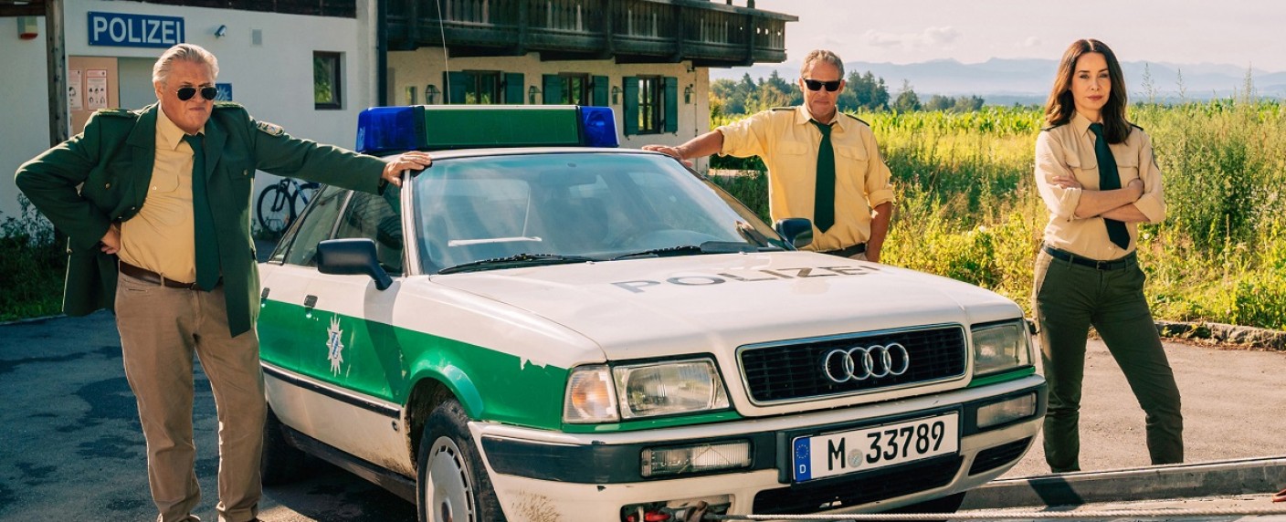 „Hubert ohne Staller“: Dreharbeiten zur elften Staffel der Erfolgsserie – Fortsetzung der ARD-Vorabendserie mit Tramitz und Brandner – Bild: ARD/​TMG/​Jenrick Mielke