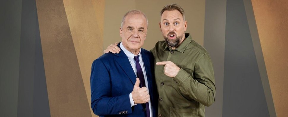 Hubertus Meyer-Burckhardt und Steven Gätjen moderieren heute die „NDR Talk Show“ – Bild: NDR/Thomas Kierok