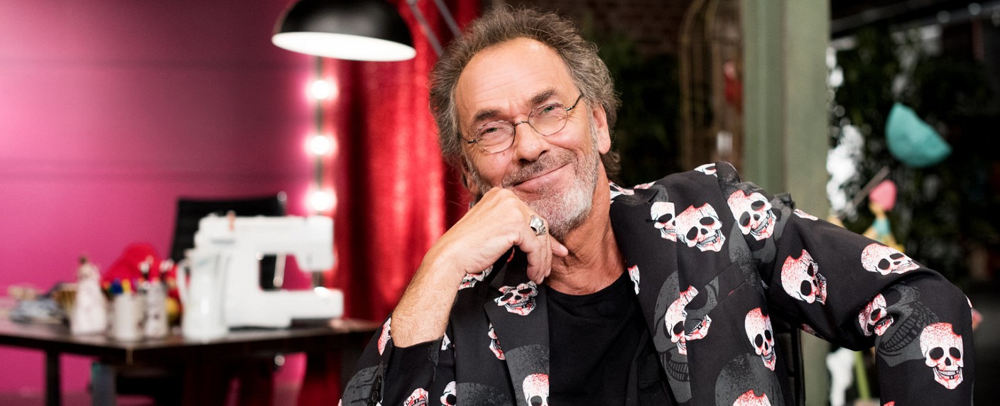 Hugo Egon Balder hört mit „Genial daneben“ auf und kehrt Sat.1 den Rücken – Moderator kritisiert seinen Arbeitgeber und die Fernsehlandschaft scharf – Bild: Sat.1/​Willi Weber
